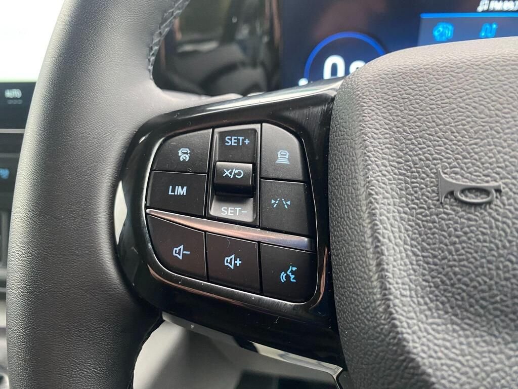 USED 2025 25 FORD TOURNEO CUSTOM 2.0 320 EcoBlue Titanium Luxe Minibus Double Cab 5dr Diesel Manual L2 Euro 6 (s/s) (150 ps) BIG SAVING FROM NEW +3000 MILES