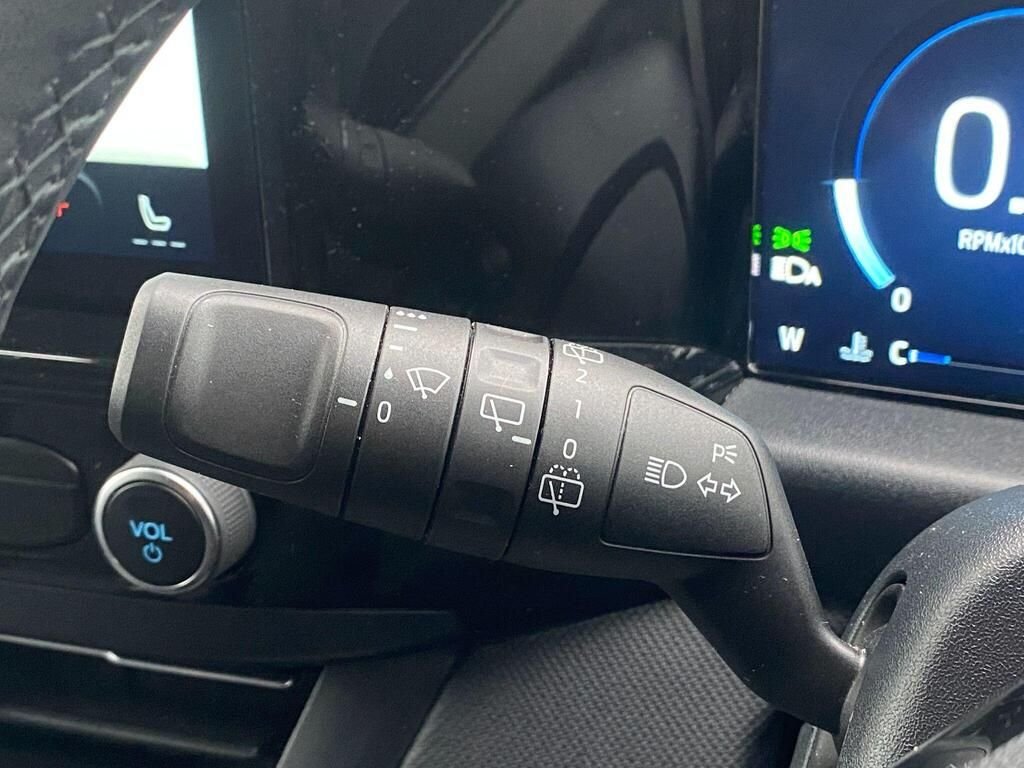 USED 2025 25 FORD TOURNEO CUSTOM 2.0 320 EcoBlue Titanium Luxe Minibus Double Cab 5dr Diesel Manual L2 Euro 6 (s/s) (150 ps) BIG SAVING FROM NEW +3000 MILES