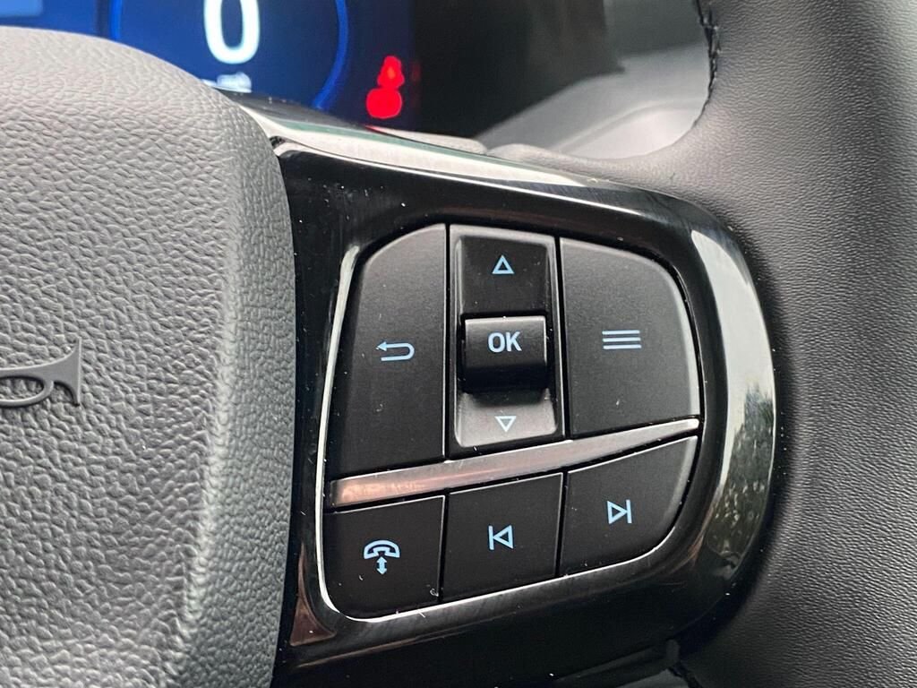 USED 2025 25 FORD TOURNEO CUSTOM 2.0 320 EcoBlue Titanium Luxe Minibus Double Cab 5dr Diesel Manual L2 Euro 6 (s/s) (150 ps) BIG SAVING FROM NEW +3000 MILES