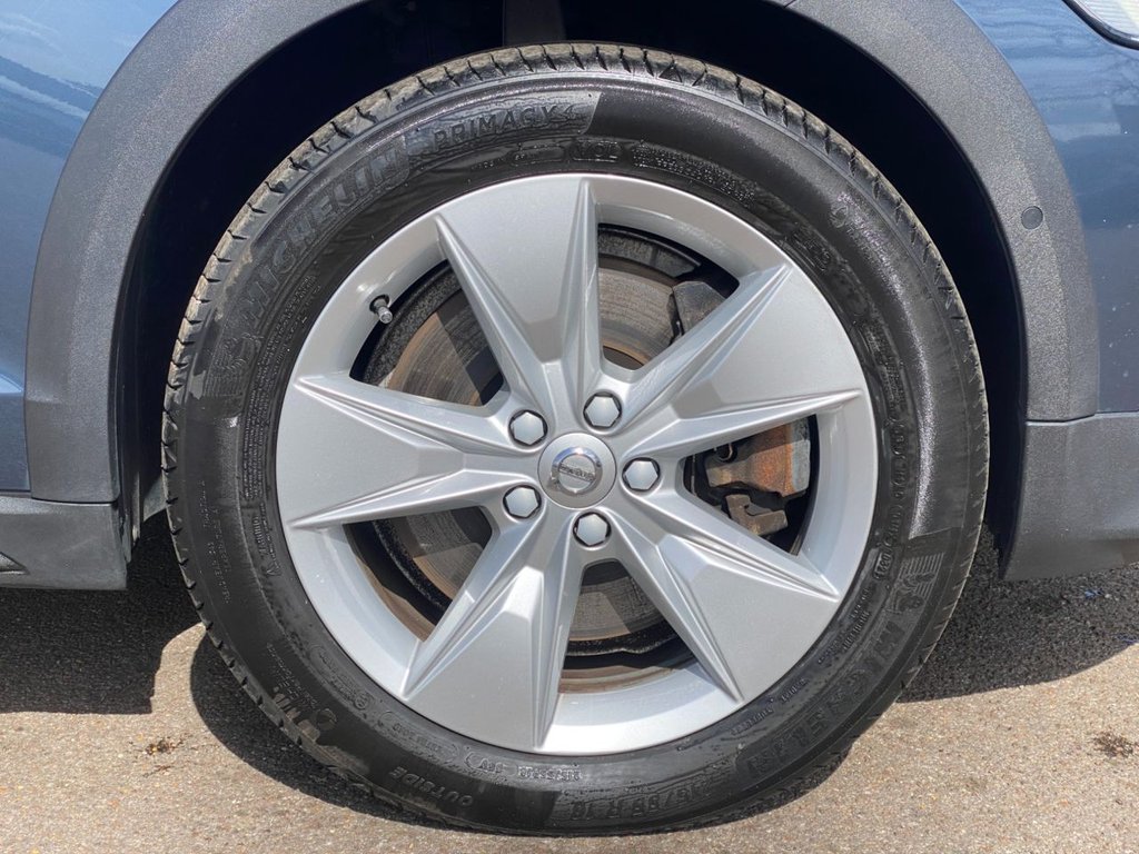 USED 2019 19 VOLVO V60 CROSS COUNTRY 2.0 D4 Plus Estate 5dr Diesel Auto AWD Euro 6 (s/s) (190 ps) WINTER PACK+SAT NAV+2 KEYS+FSH