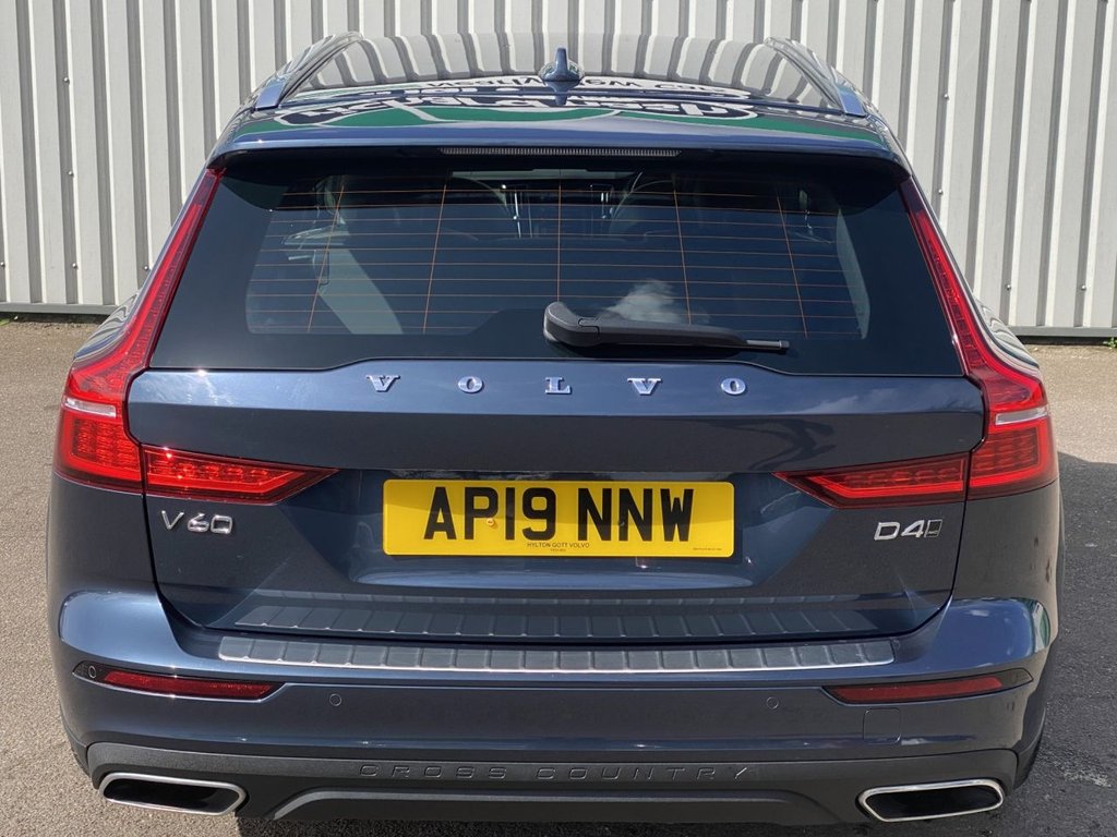 USED 2019 19 VOLVO V60 CROSS COUNTRY 2.0 D4 Plus Estate 5dr Diesel Auto AWD Euro 6 (s/s) (190 ps) WINTER PACK+SAT NAV+2 KEYS+FSH