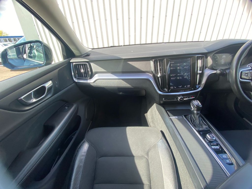 USED 2019 19 VOLVO V60 CROSS COUNTRY 2.0 D4 Plus Estate 5dr Diesel Auto AWD Euro 6 (s/s) (190 ps) WINTER PACK+SAT NAV+2 KEYS+FSH