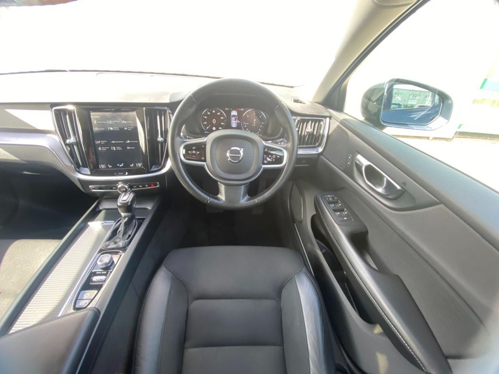 USED 2019 19 VOLVO V60 CROSS COUNTRY 2.0 D4 Plus Estate 5dr Diesel Auto AWD Euro 6 (s/s) (190 ps) WINTER PACK+SAT NAV+2 KEYS+FSH