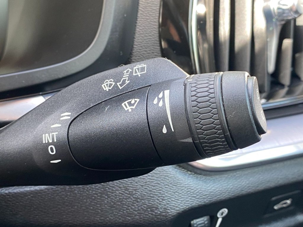USED 2019 19 VOLVO V60 CROSS COUNTRY 2.0 D4 Plus Estate 5dr Diesel Auto AWD Euro 6 (s/s) (190 ps) WINTER PACK+SAT NAV+2 KEYS+FSH