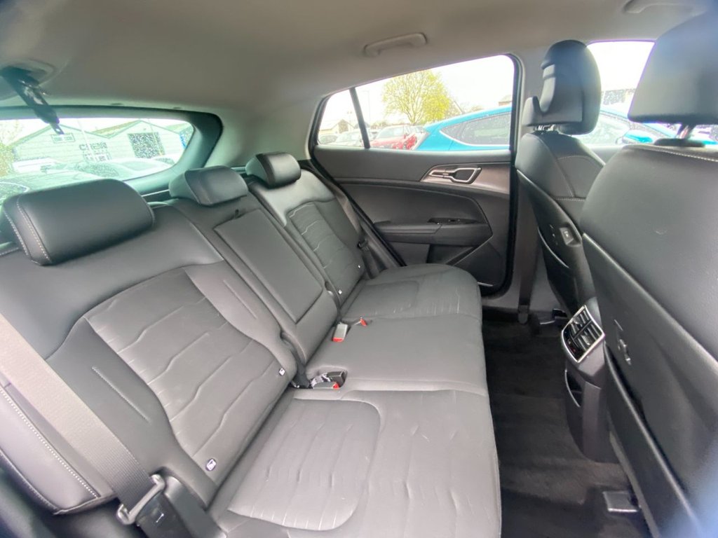 USED 2025 75 KIA SPORTAGE 1.6 h T-GDi 3 SUV 5dr Petrol Hybrid Auto Euro 6 (s/s) (207 bhp) CARPLAY+CAMERA+SAT NAV+CRUISE