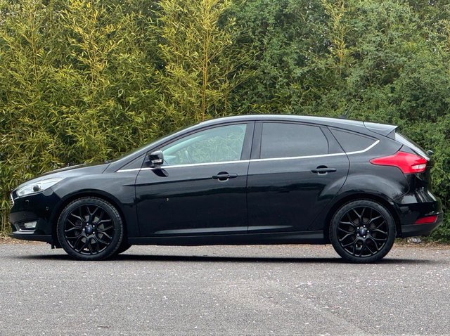 View our FORD FOCUS
