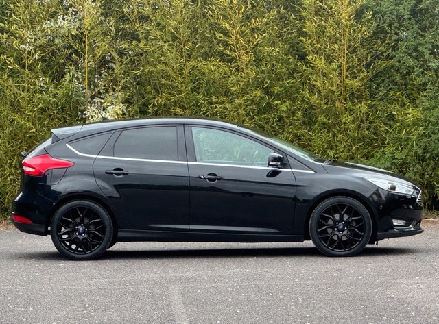 View our FORD FOCUS