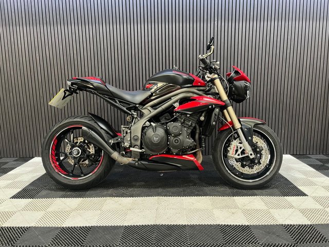 View our TRIUMPH SPEED TRIPLE 1050