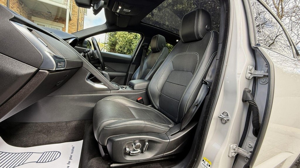 USED 2019 19 JAGUAR E-PACE 2.0 D240 R-Dynamic HSE Auto AWD Euro 6 (s/s) 5dr LOW MILES|PANROOF|CARPLAY|FSH|