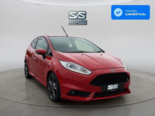 View our Ford Fiesta 1.6T EcoBoost ST-3 Hatchback 3dr Petrol Manual Euro 6 (182 ps)