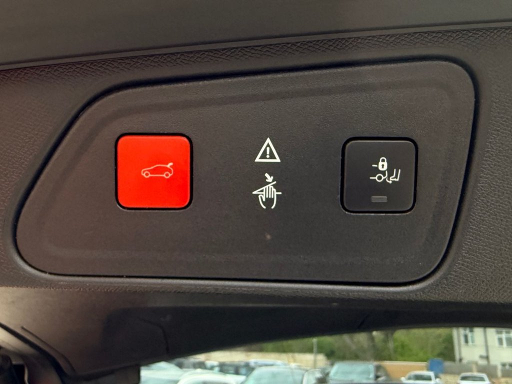 USED 2018 68 PEUGEOT 3008 1.6 PureTech GT Line Premium SUV 5dr Petrol EAT Euro 6 (s/s) (180 ps) PAN ROOF+R/CAMERA+APPLE CARPLAY