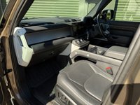 USED 2023 23 LAND ROVER DEFENDER 110 3.0 D250 MHEV HSE Hard Top SUV 5dr Diesel Auto 4WD MWB Euro 6 (s/s) (250 ps) (5 Seat)