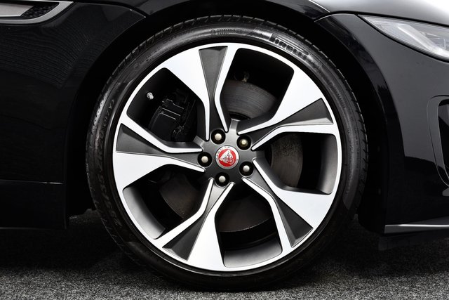 USED 2020 70 JAGUAR F-TYPE 5.0 V8 First Edition Coupe 2dr Petrol Auto AWD Euro 6 (s/s) (450 ps) Pan Roof | Meridian | 20"s +