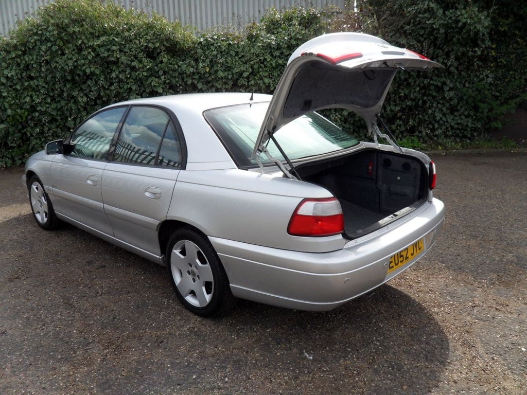 USED 2002 52 VAUXHALL OMEGA 2.6i V6 24V Elite Saloon 4dr Petrol Automatic (276 g/km, 178 bhp) One For Collectors Very Original