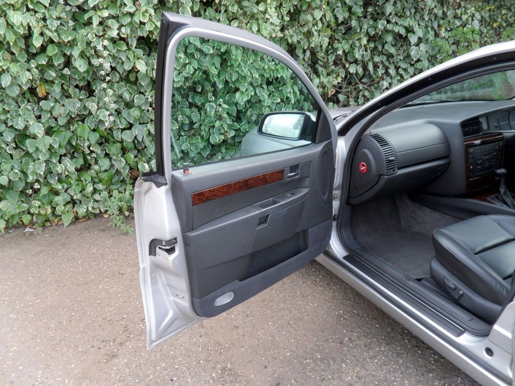 USED 2002 52 VAUXHALL OMEGA 2.6i V6 24V Elite Saloon 4dr Petrol Automatic (276 g/km, 178 bhp) One For Collectors Very Original