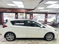 USED 2018 68 TOYOTA AURIS 1.8 VVT-h Excel Hatchback 5dr Petrol Hybrid CVT Euro 6 (s/s) (136 ps) Full Toyota Service History