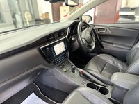 USED 2018 68 TOYOTA AURIS 1.8 VVT-h Excel Hatchback 5dr Petrol Hybrid CVT Euro 6 (s/s) (136 ps) Full Toyota Service History