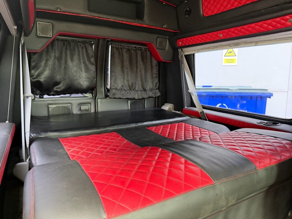 USED 2002 51 FORD E150 Ford E150 5400CC PETROL AUTOMATIC V8 MUSCLE FULL CAMPER CONVERSION