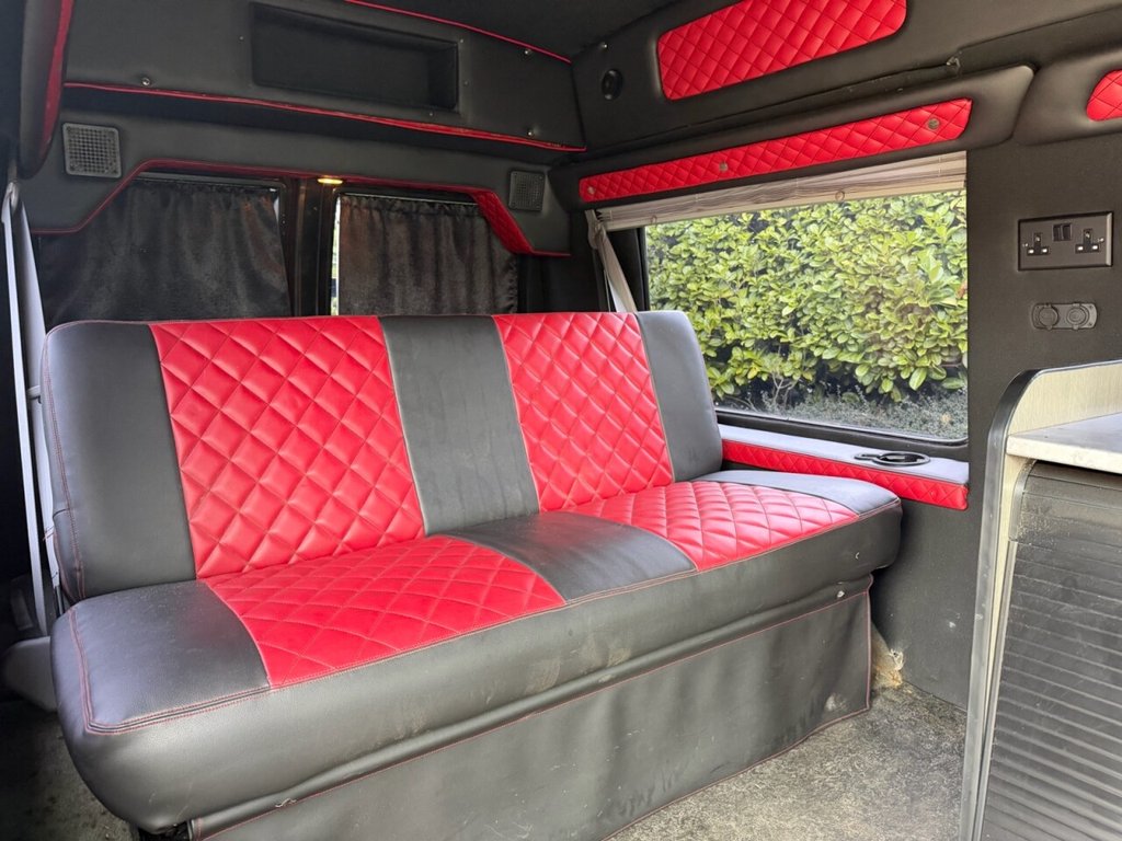 USED 2002 51 FORD E150 Ford E150 5400CC PETROL AUTOMATIC V8 MUSCLE FULL CAMPER CONVERSION
