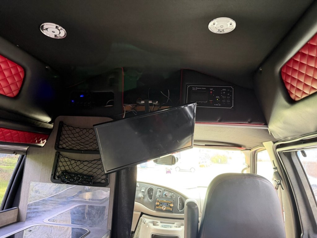USED 2002 51 FORD E150 Ford E150 5400CC PETROL AUTOMATIC V8 MUSCLE FULL CAMPER CONVERSION