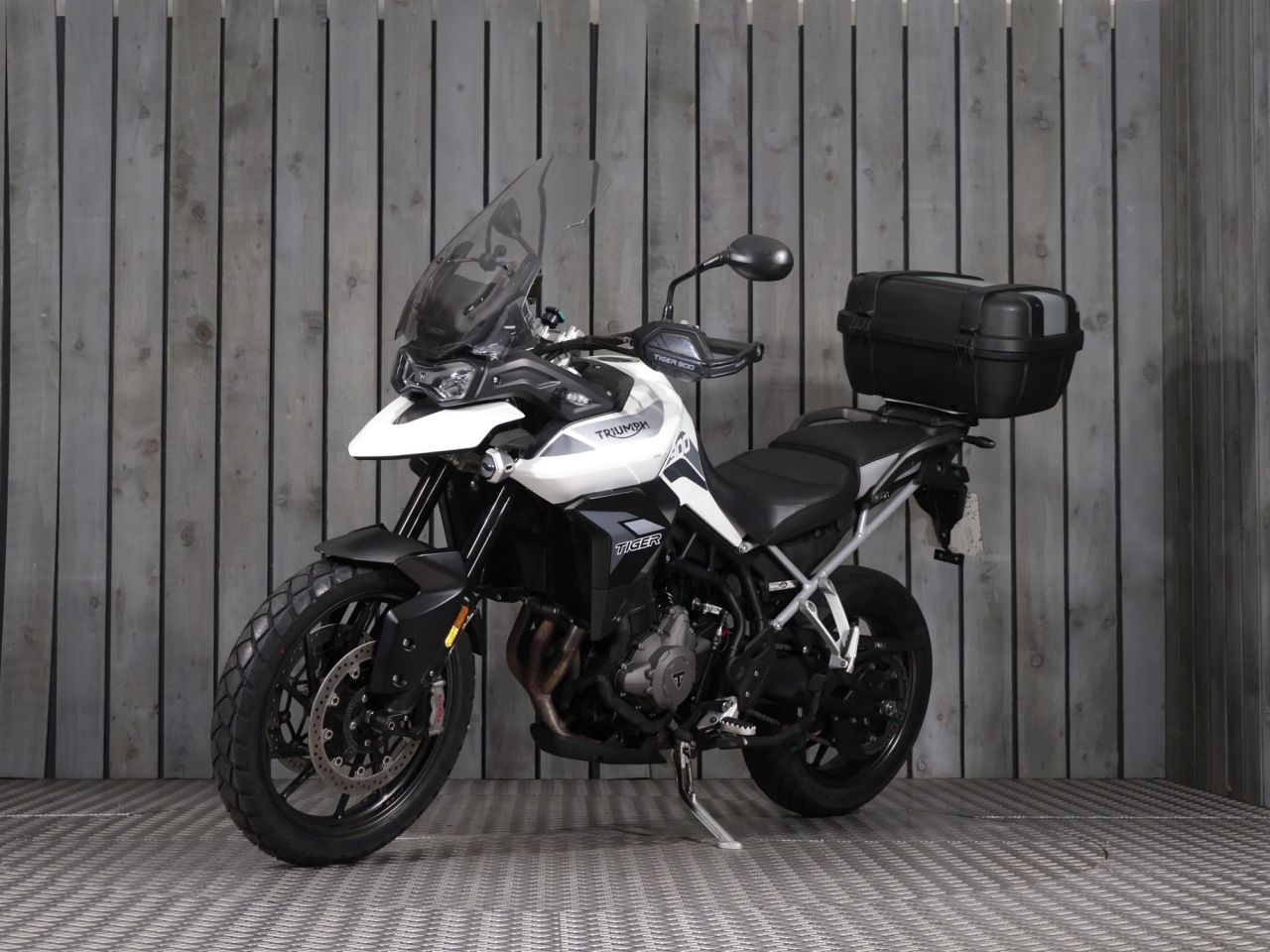 TRIUMPH TIGER 900