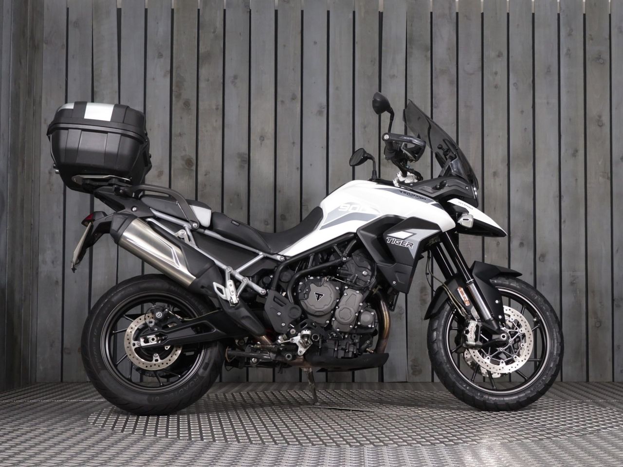 TRIUMPH TIGER 900