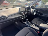 USED 2025 25 HYUNDAI I30 1.5 T-GDi MHEV Advance Hatchback 5dr Petrol Hybrid DCT Euro 6 (s/s) (140 ps) 1 Owner - Automatic - Bluetooth Connectivity - Reversing Camera - Front & Rear Parking Sensors - Cruise Control - Climate Control