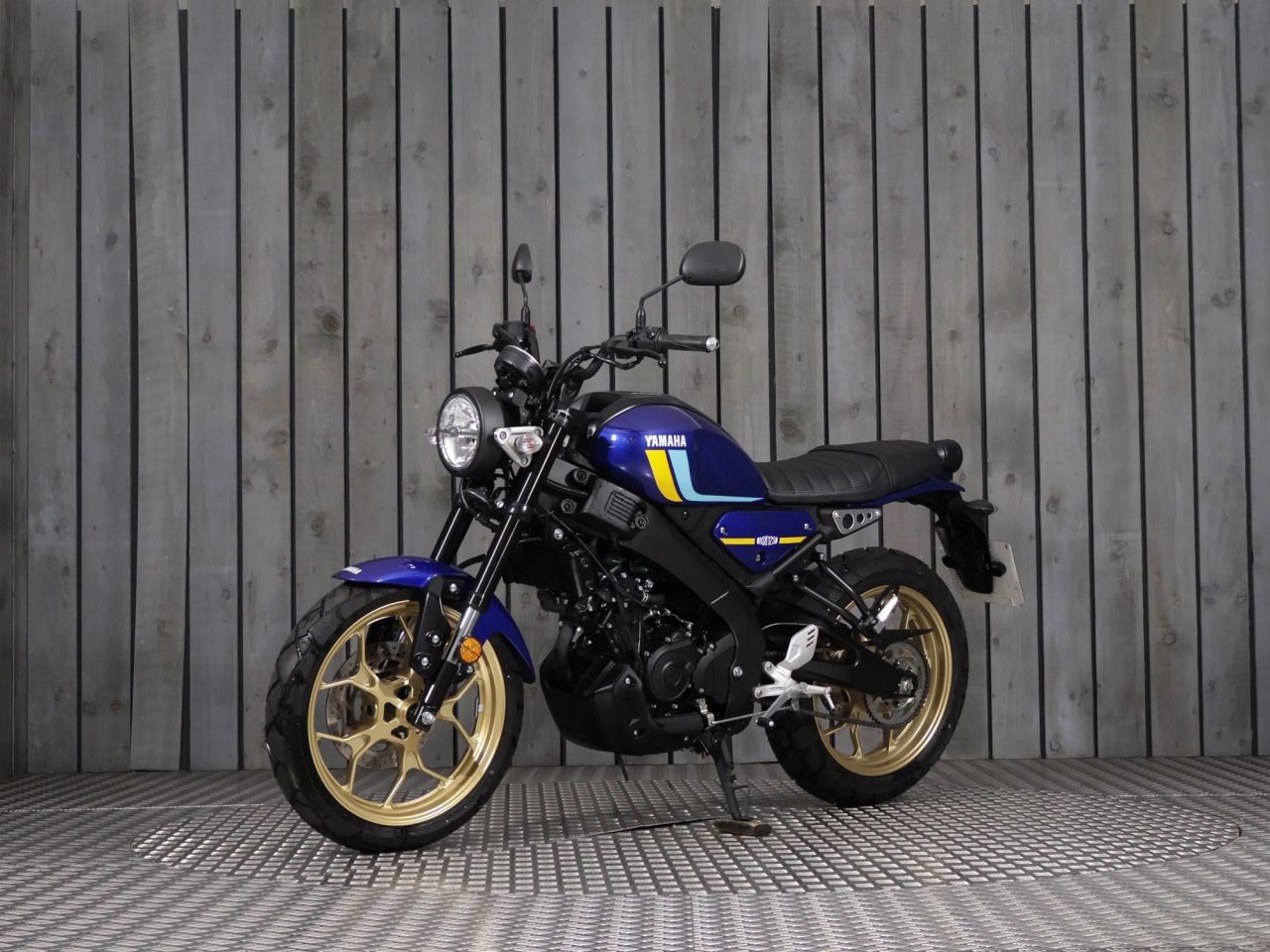 YAMAHA XSR125
