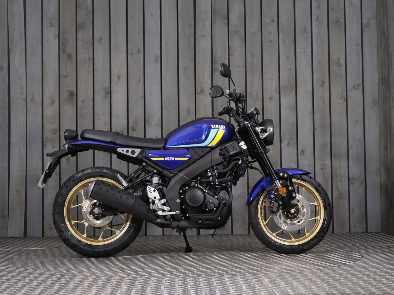 YAMAHA XSR125