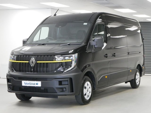 View our Renault Master LM35 2.0 BLUEDCI 150 BHP L3 LONG ADVANCE EDITION