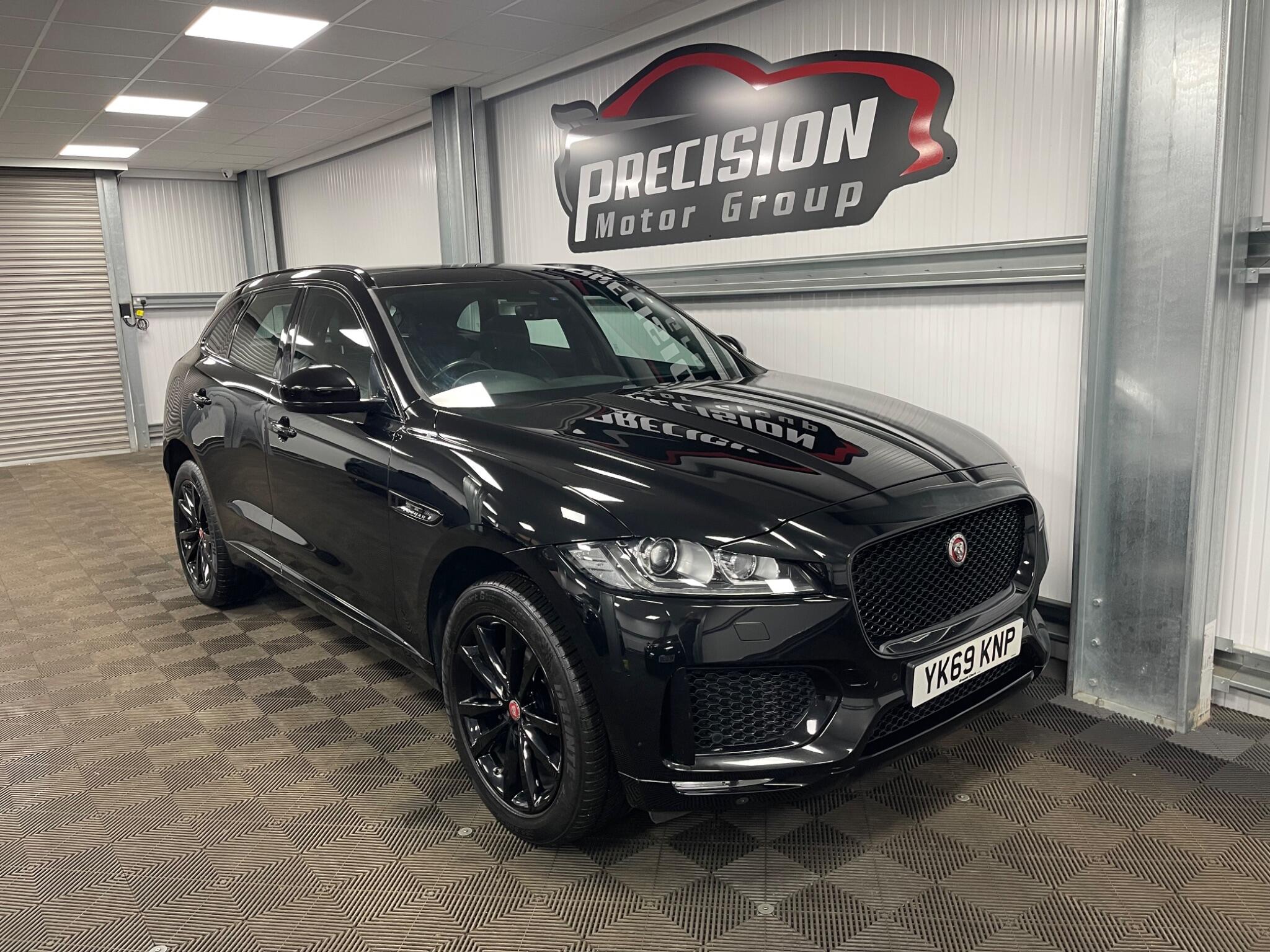 2019 Jaguar F-Pace — photo 1 of 5