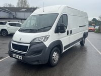 USED 2017 67 PEUGEOT BOXER 2.0 BlueHDi 435 Professional Panel Van 5dr Diesel Manual L4 H2 Euro 6 (130 ps) This 2017 Peugeot Boxer 2.0 BlueHDi 435 Professional L4 H2 Euro 6 5dr boasts a clear vehicle history, offering you peace of mind.  Powered by an efficient 2.0 litre BlueHDi diesel engine, this Euro 6 compliant van is presented in the Professional trim, known for its practical features.  With a substantial towing weight of 3000 kg, it is well equipped for a variety of tasks. The Boxer Professional derivative stands out with its impressive 15000 litre cargo volume.