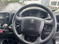 USED 2017 67 PEUGEOT BOXER 2.0 BlueHDi 435 Professional Panel Van 5dr Diesel Manual L4 H2 Euro 6 (130 ps) This 2017 Peugeot Boxer 2.0 BlueHDi 435 Professional L4 H2 Euro 6 5dr boasts a clear vehicle history, offering you peace of mind.  Powered by an efficient 2.0 litre BlueHDi diesel engine, this Euro 6 compliant van is presented in the Professional trim, known for its practical features.  With a substantial towing weight of 3000 kg, it is well equipped for a variety of tasks. The Boxer Professional derivative stands out with its impressive 15000 litre cargo volume.