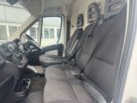 USED 2017 67 PEUGEOT BOXER 2.0 BlueHDi 435 Professional Panel Van 5dr Diesel Manual L4 H2 Euro 6 (130 ps) This 2017 Peugeot Boxer 2.0 BlueHDi 435 Professional L4 H2 Euro 6 5dr boasts a clear vehicle history, offering you peace of mind.  Powered by an efficient 2.0 litre BlueHDi diesel engine, this Euro 6 compliant van is presented in the Professional trim, known for its practical features.  With a substantial towing weight of 3000 kg, it is well equipped for a variety of tasks. The Boxer Professional derivative stands out with its impressive 15000 litre cargo volume.