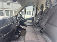 USED 2017 67 PEUGEOT BOXER 2.0 BlueHDi 435 Professional Panel Van 5dr Diesel Manual L4 H2 Euro 6 (130 ps) This 2017 Peugeot Boxer 2.0 BlueHDi 435 Professional L4 H2 Euro 6 5dr boasts a clear vehicle history, offering you peace of mind.  Powered by an efficient 2.0 litre BlueHDi diesel engine, this Euro 6 compliant van is presented in the Professional trim, known for its practical features.  With a substantial towing weight of 3000 kg, it is well equipped for a variety of tasks. The Boxer Professional derivative stands out with its impressive 15000 litre cargo volume.
