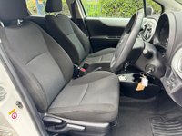 USED 2014 63 TOYOTA YARIS 1.5 VVT-h Icon Plus Hatchback 5dr Petrol Hybrid CVT Euro 5 (101 ps) 