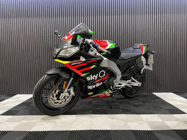 View our APRILIA RS 125