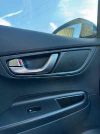 USED 2021 21 HYUNDAI KONA 39kWh Premium SUV 5dr Electric Auto (10.5kW Charger) (136 ps) 