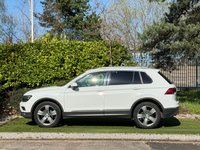 USED 2018 18 VOLKSWAGEN TIGUAN 2.0 TDI SEL SUV 5dr Diesel DSG 4Motion Euro 6 (s/s) (150 ps) A VERY WELL CARED FOR EXAMPLE WITH TEXT BOOK SERVICING AND APPLE CAR PLAY PANROOF AND REVERSE CAMERA AND POWER TAILGATE COUPLED WITH THE SMOOTH DSG GEARBOX