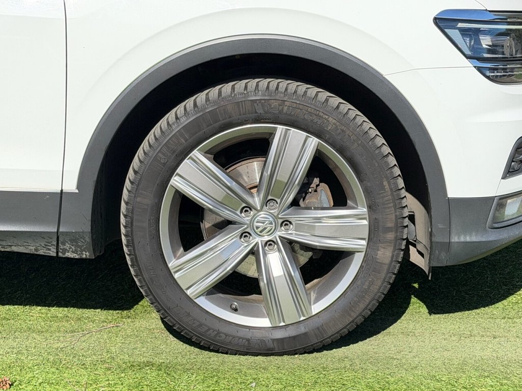 USED 2018 18 VOLKSWAGEN TIGUAN 2.0 TDI SEL SUV 5dr Diesel DSG 4Motion Euro 6 (s/s) (150 ps) A VERY WELL CARED FOR EXAMPLE WITH TEXT BOOK SERVICING AND APPLE CAR PLAY PANROOF AND REVERSE CAMERA AND POWER TAILGATE COUPLED WITH THE SMOOTH DSG GEARBOX