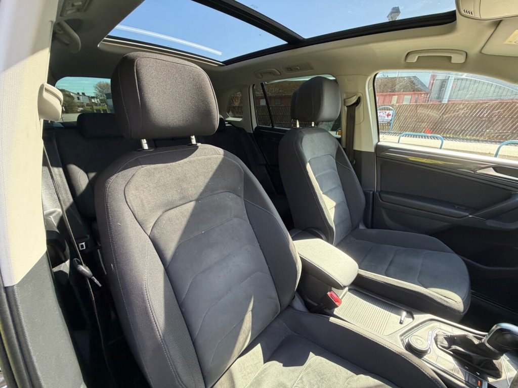 USED 2018 18 VOLKSWAGEN TIGUAN 2.0 TDI SEL SUV 5dr Diesel DSG 4Motion Euro 6 (s/s) (150 ps) A VERY WELL CARED FOR EXAMPLE WITH TEXT BOOK SERVICING AND APPLE CAR PLAY PANROOF AND REVERSE CAMERA AND POWER TAILGATE COUPLED WITH THE SMOOTH DSG GEARBOX