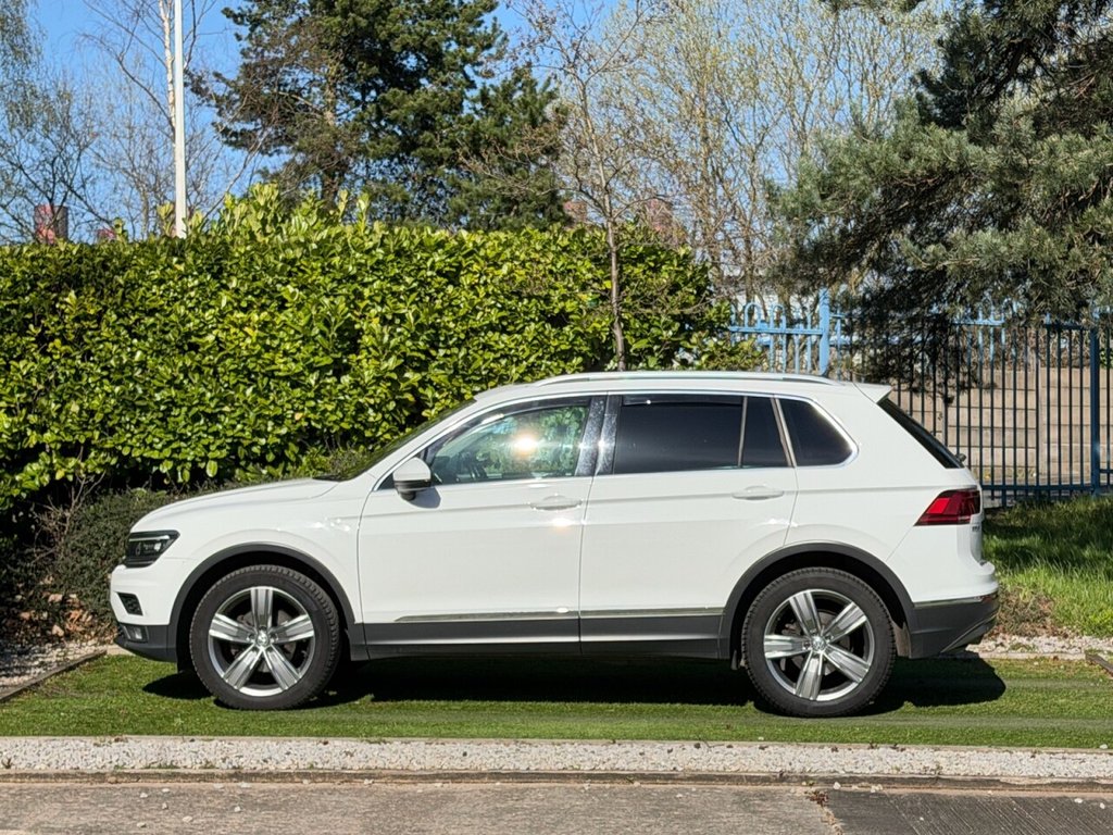 USED 2018 18 VOLKSWAGEN TIGUAN 2.0 TDI SEL SUV 5dr Diesel DSG 4Motion Euro 6 (s/s) (150 ps) A VERY WELL CARED FOR EXAMPLE WITH TEXT BOOK SERVICING AND APPLE CAR PLAY PANROOF AND REVERSE CAMERA AND POWER TAILGATE COUPLED WITH THE SMOOTH DSG GEARBOX