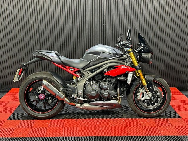 View our TRIUMPH SPEED TRIPLE 1050