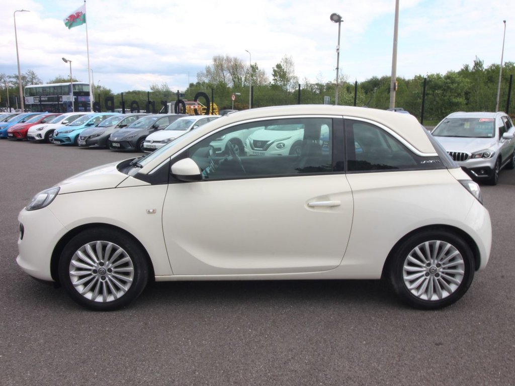 USED 2018 68 VAUXHALL ADAM 1.4i GLAM Hatchback 3dr Petrol Manual Euro 6 (87 ps) **CLEARANCE VEHICLE**