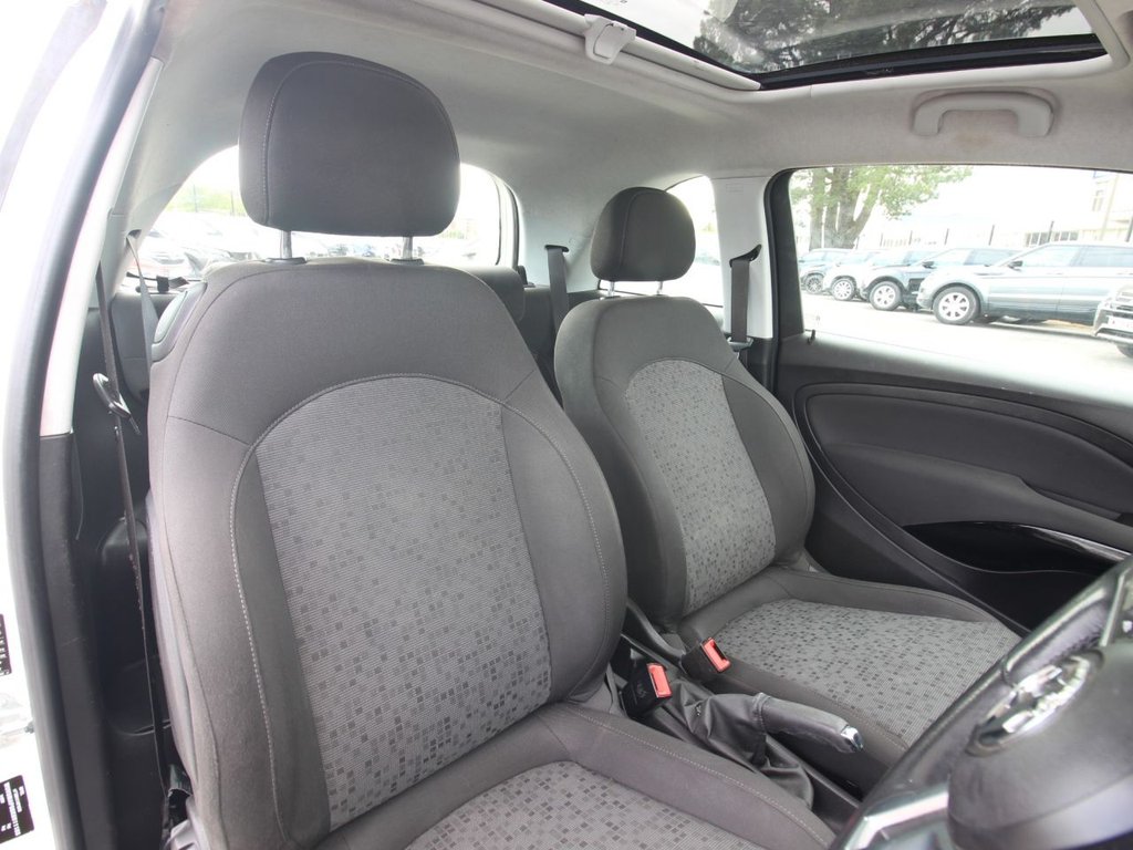 USED 2018 68 VAUXHALL ADAM 1.4i GLAM Hatchback 3dr Petrol Manual Euro 6 (87 ps) **CLEARANCE VEHICLE**