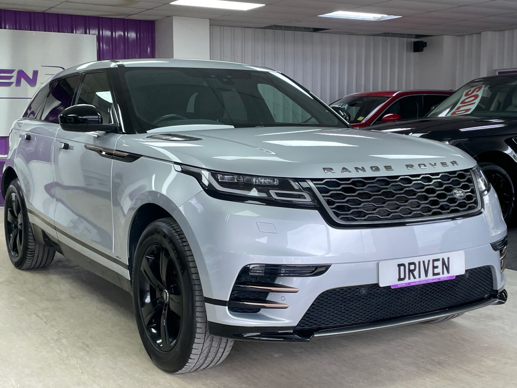 USED 2019 69 LAND ROVER RANGE ROVER VELAR 2.0 D180 R-Dynamic S SUV 5dr Diesel Auto 4WD Euro 6 (s/s) (180 ps) 