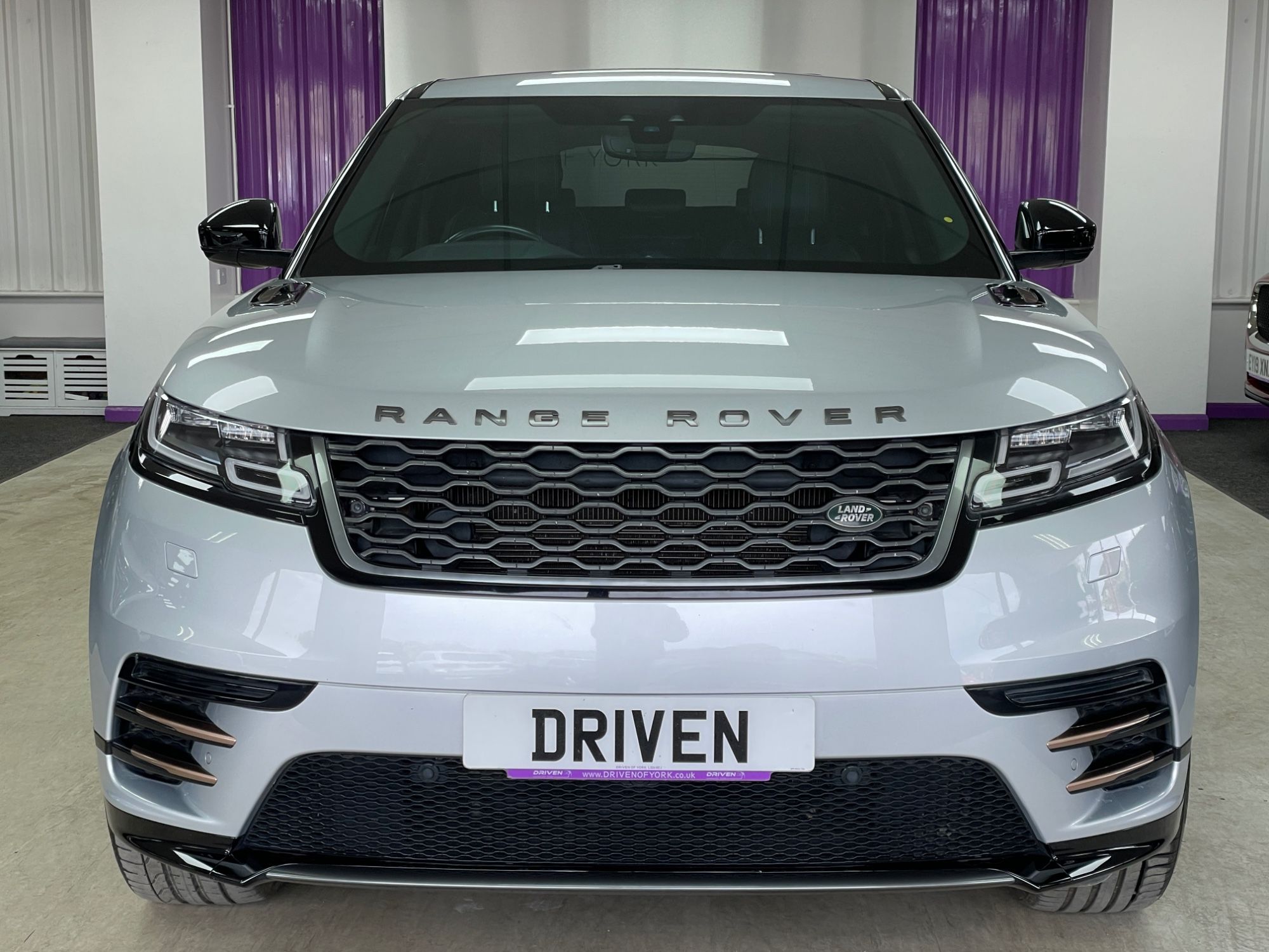 USED 2019 69 LAND ROVER RANGE ROVER VELAR 2.0 D180 R-Dynamic S SUV 5dr Diesel Auto 4WD Euro 6 (s/s) (180 ps) 