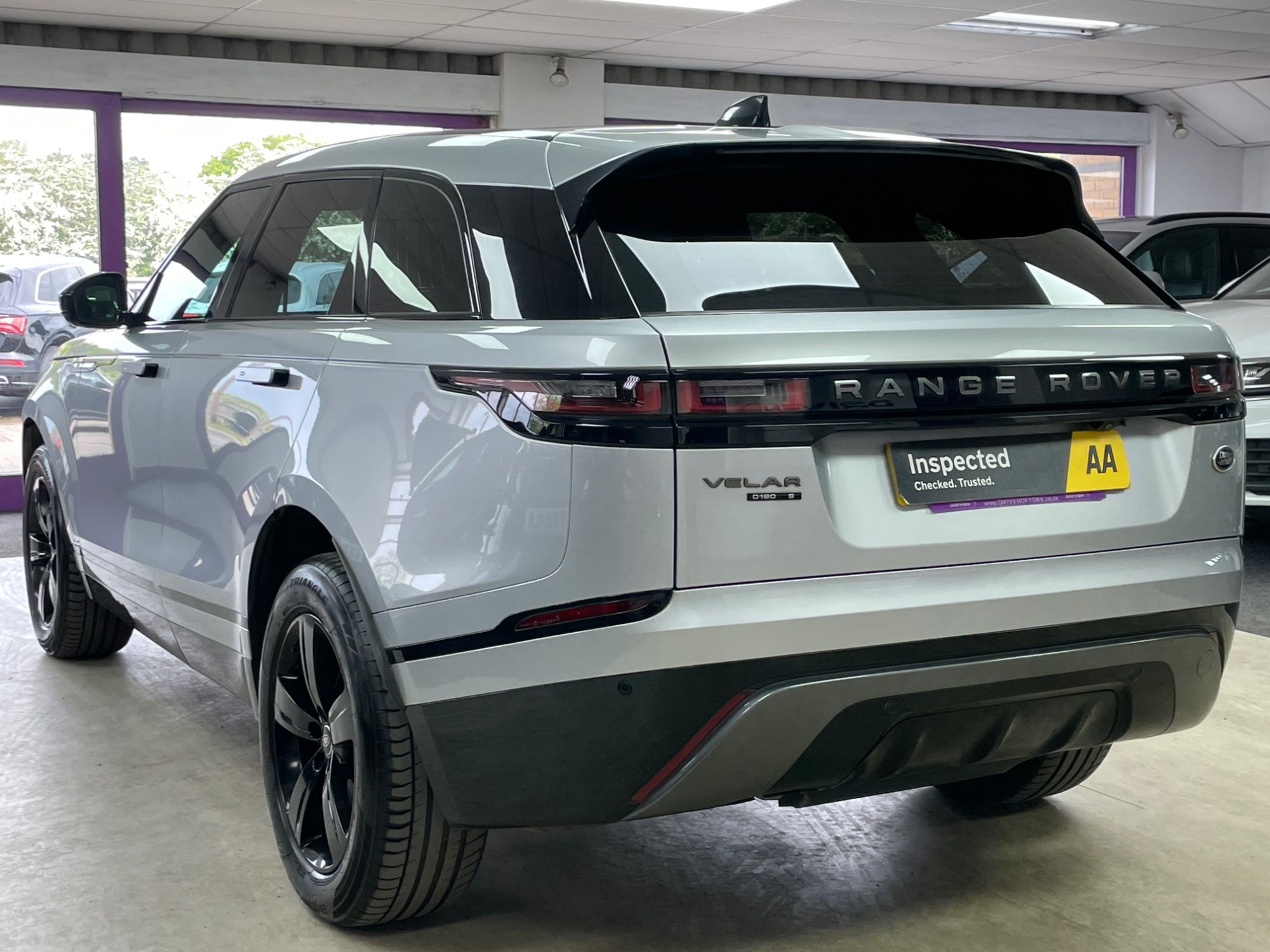 USED 2019 69 LAND ROVER RANGE ROVER VELAR 2.0 D180 R-Dynamic S SUV 5dr Diesel Auto 4WD Euro 6 (s/s) (180 ps) 