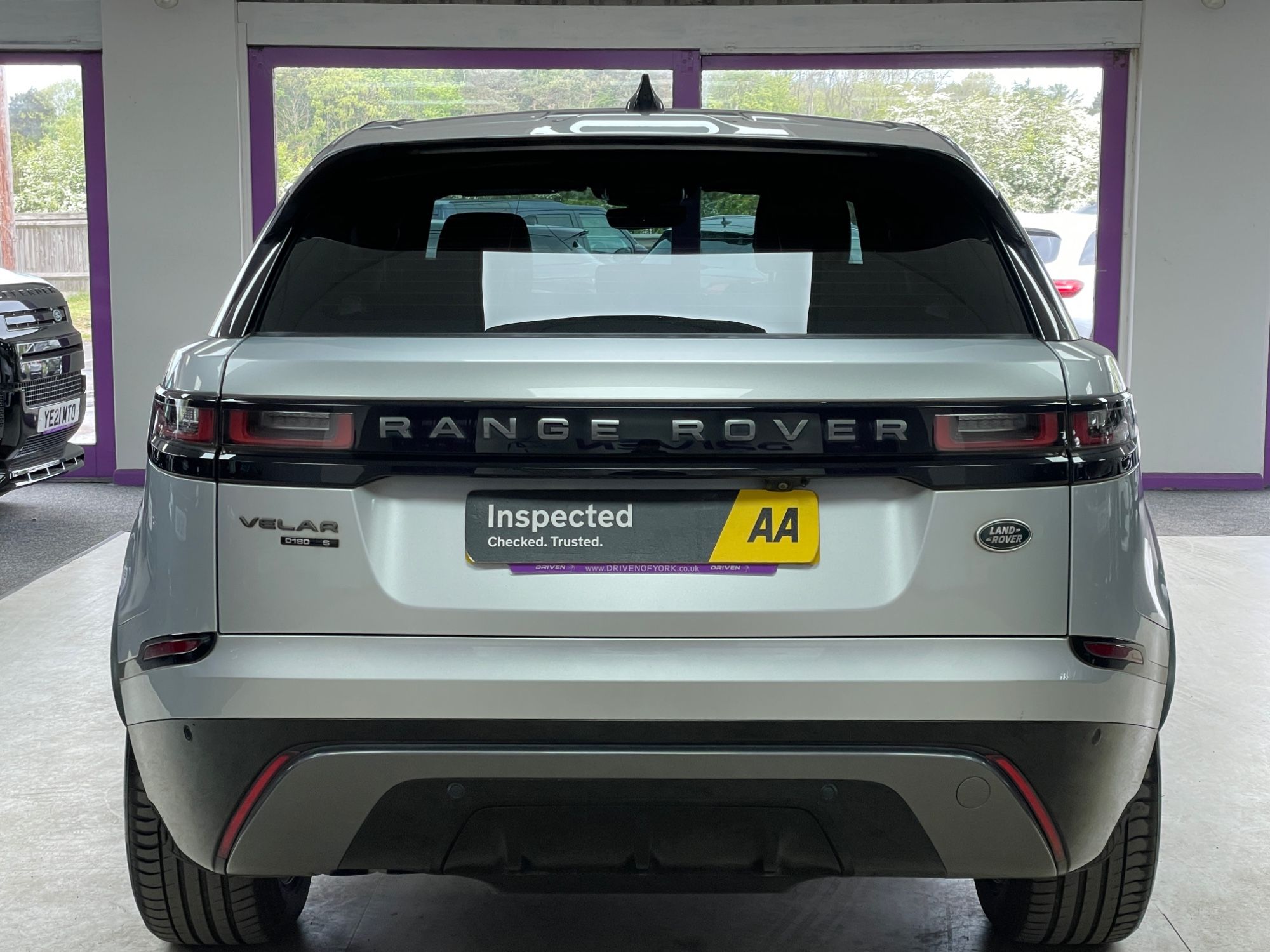 USED 2019 69 LAND ROVER RANGE ROVER VELAR 2.0 D180 R-Dynamic S SUV 5dr Diesel Auto 4WD Euro 6 (s/s) (180 ps) 