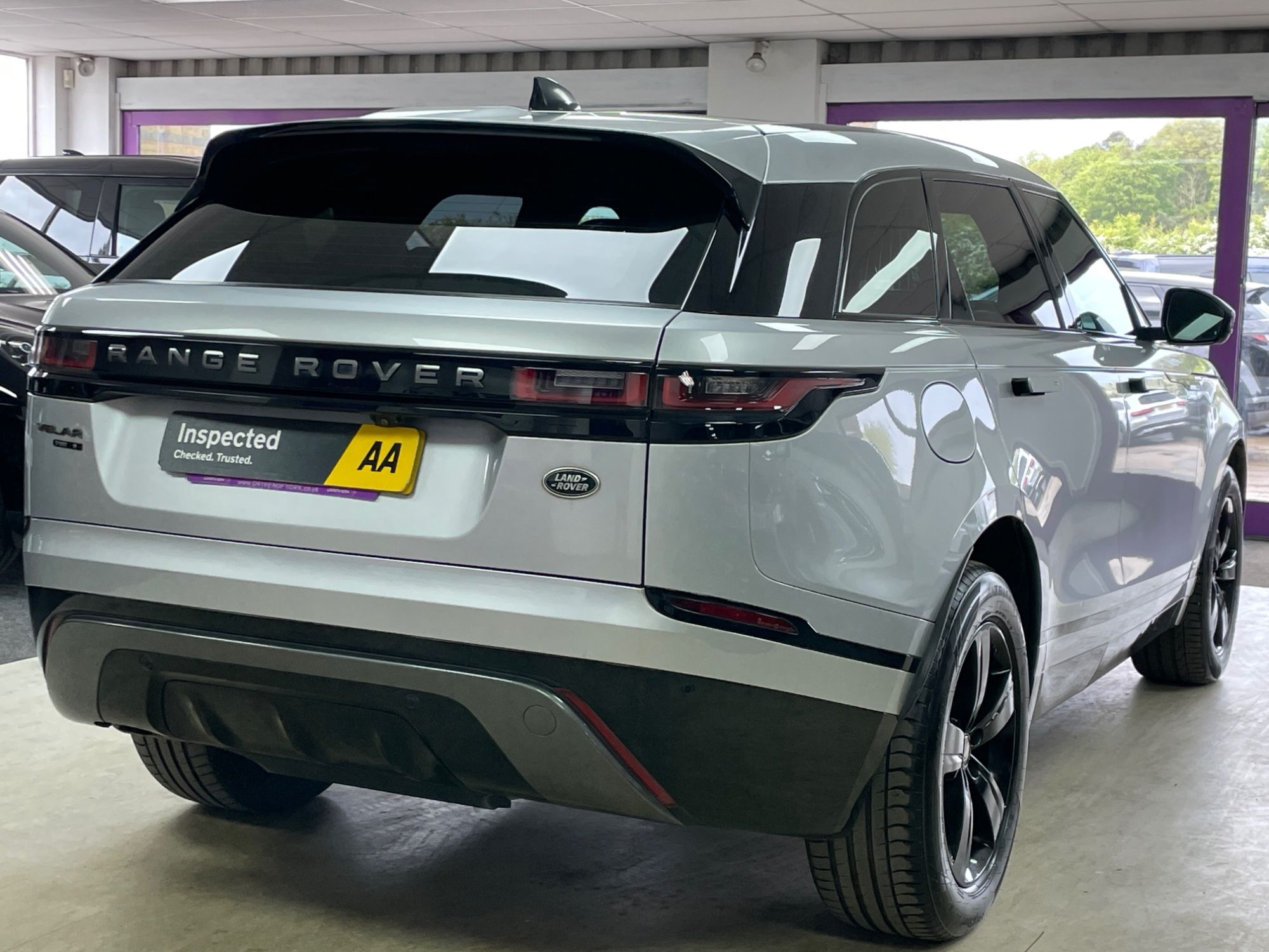 USED 2019 69 LAND ROVER RANGE ROVER VELAR 2.0 D180 R-Dynamic S SUV 5dr Diesel Auto 4WD Euro 6 (s/s) (180 ps) 